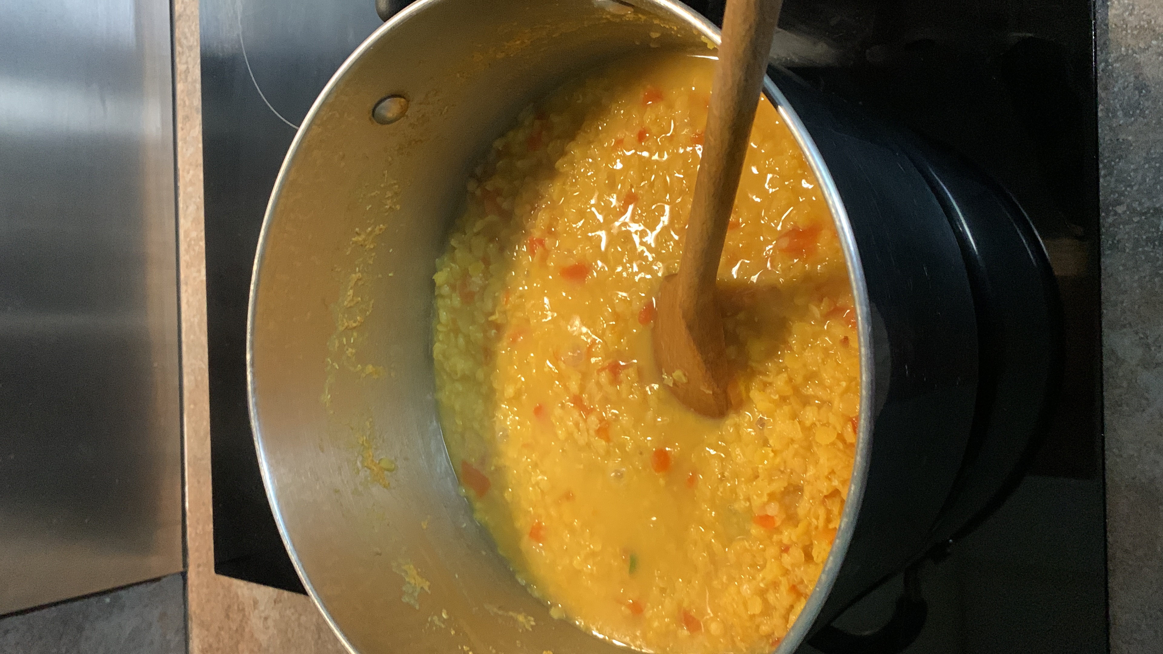 My attempt to make spinach garlic dal without a pressure cooker.